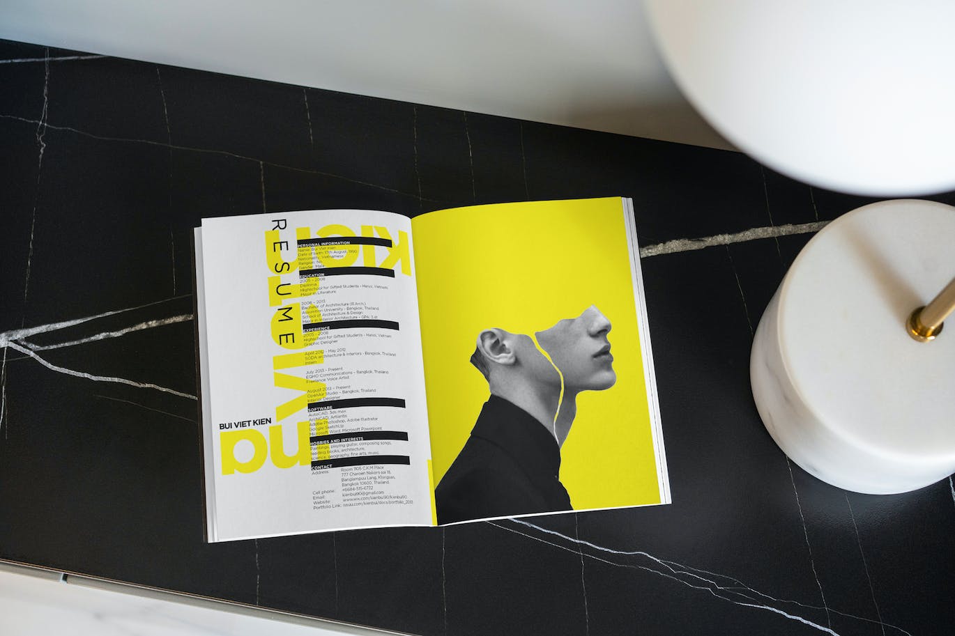 竖版宣传册杂志效果图样机 Vertical Brochure Mockups 样机素材 第6张