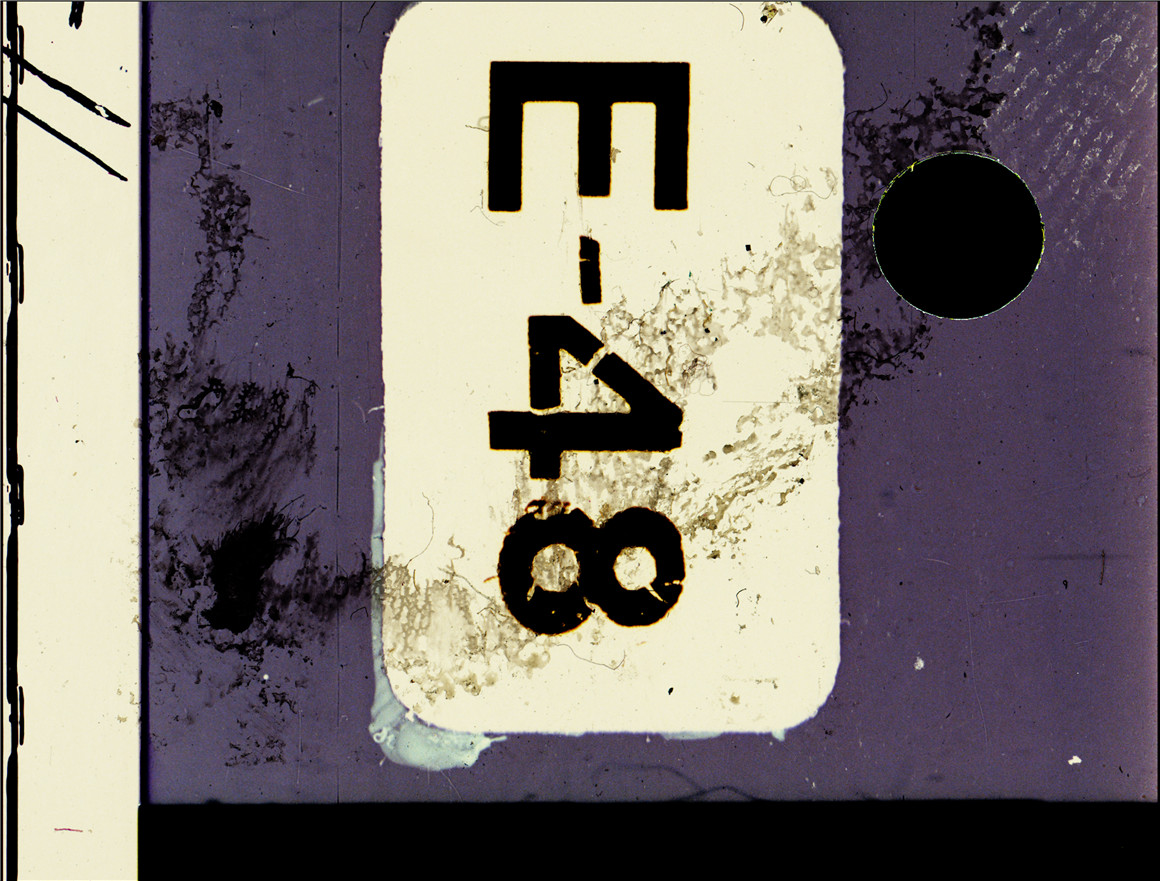 EZCO 100多个复古胶片打孔闪烁漏光数字字母砂砾质感电影过渡纹理叠加 Gritty Film Transitions . 第4张
