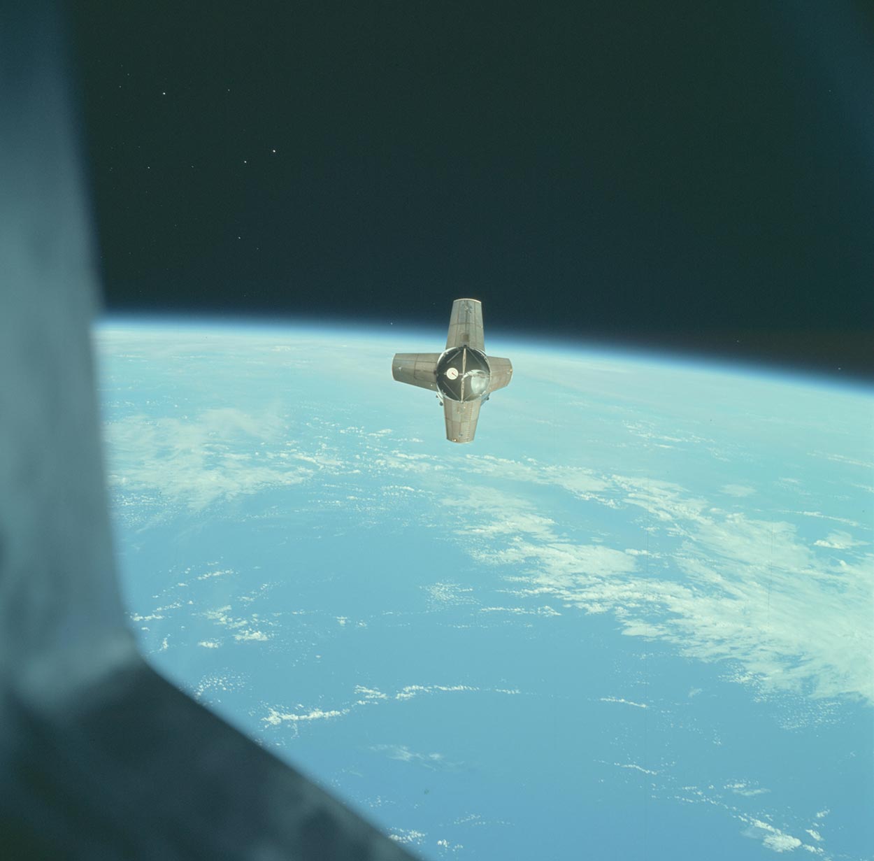 Cinegrain - APOLLO 70年代复古NASA阿波罗宇航彩色胶片扫描色彩分级LUT调色预设 . 第29张
