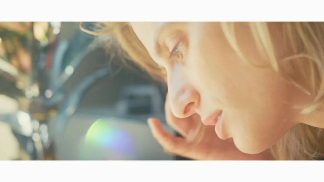 BIGFILMS 125个独特美学霓虹优雅光镜头叠加层特效4K视觉效果包 LUMEN – Light Pack 4K 影视音频 第9张