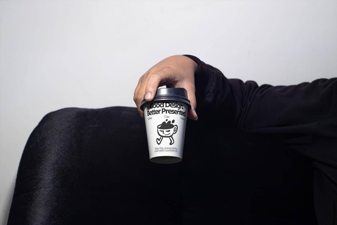 4款手持一次性咖啡杯纸杯vi设计展示效果图psd样机模板 Paper Cup Mockup , 第2张